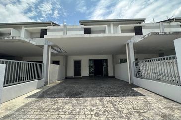 Laman Delfina @ Nilai Impian