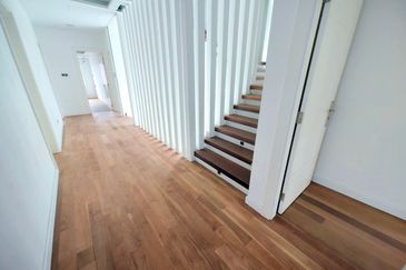 Putra Hill Residency