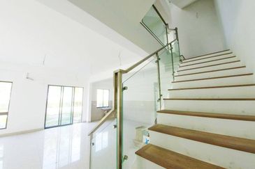 Lake Point Residence