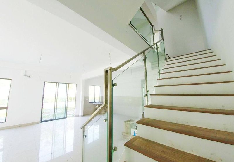 Lake Point Residence