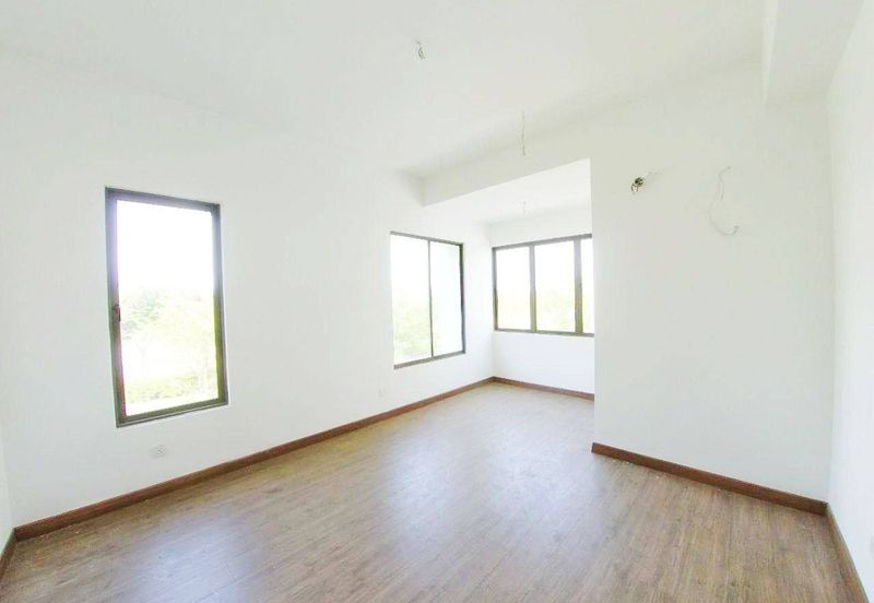 Lake Point Residence