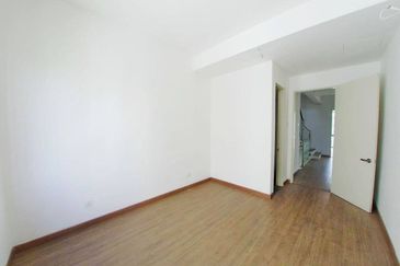 Lake Point Residence