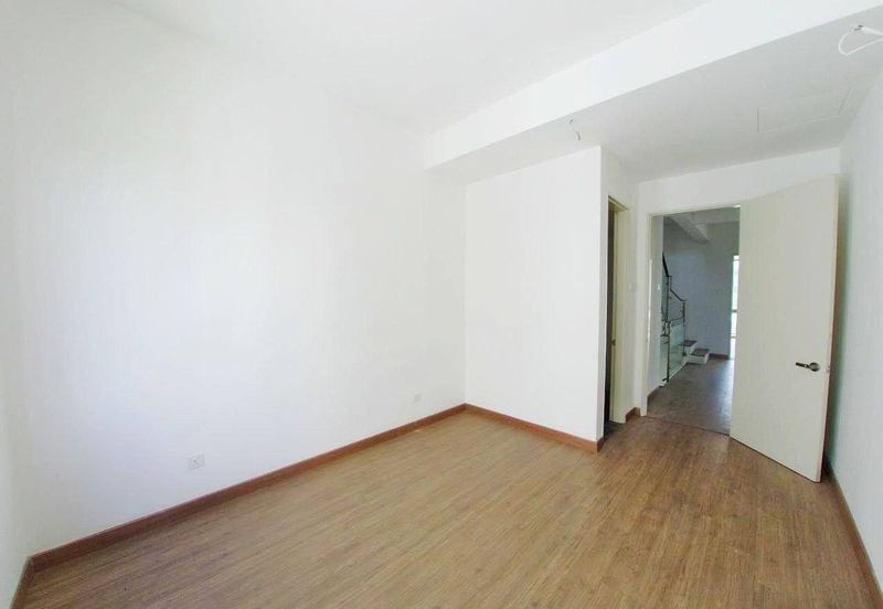 Lake Point Residence