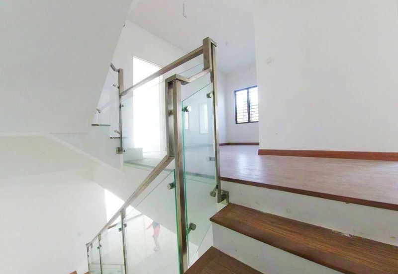 Lake Point Residence