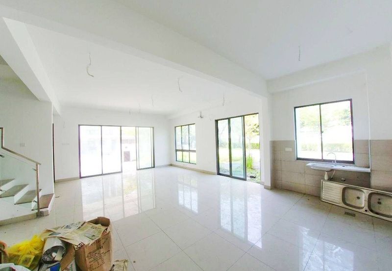 Lake Point Residence