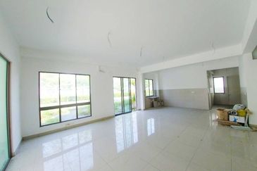 Lake Point Residence