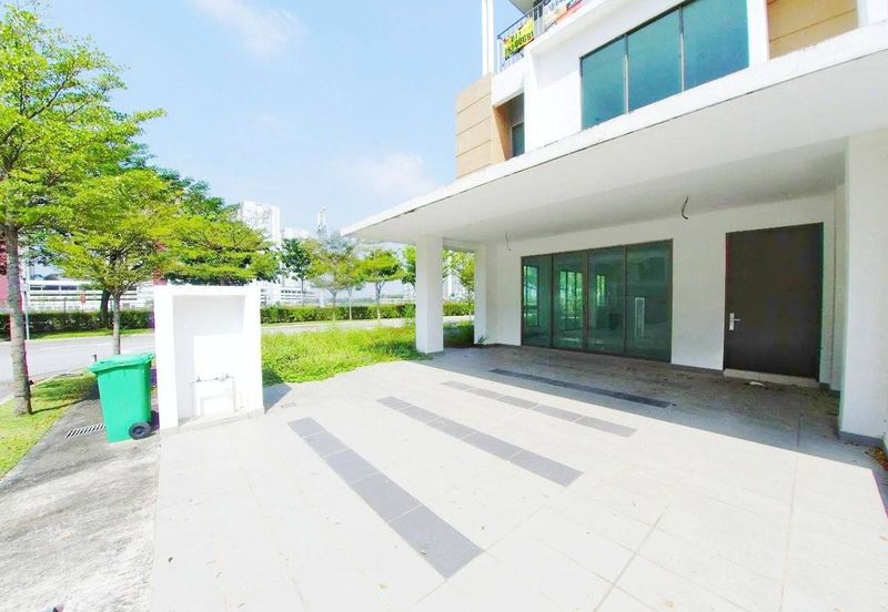 Lake Point Residence