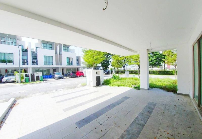 Lake Point Residence