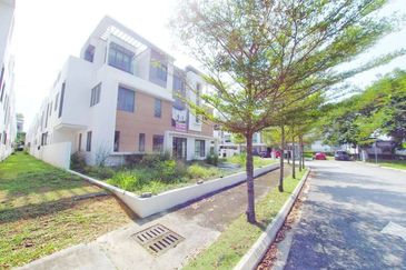 Lake Point Residence