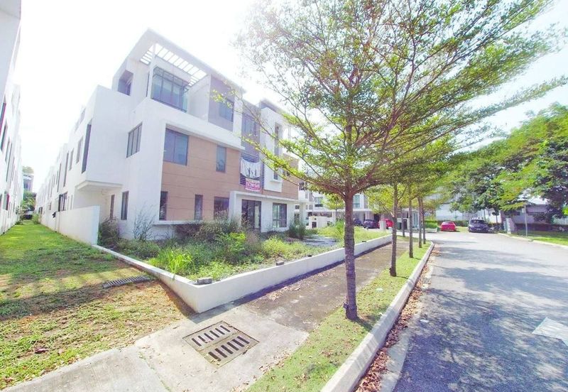 Lake Point Residence