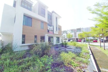 Lake Point Residence