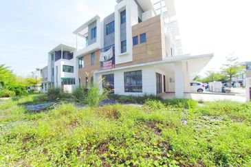 Lake Point Residence