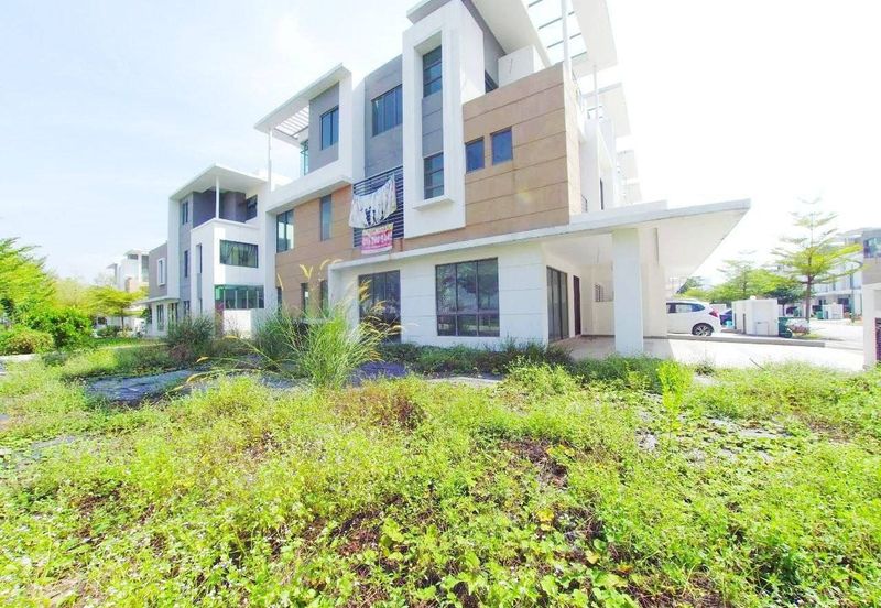 Lake Point Residence