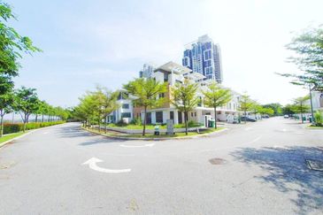 Lake Point Residence