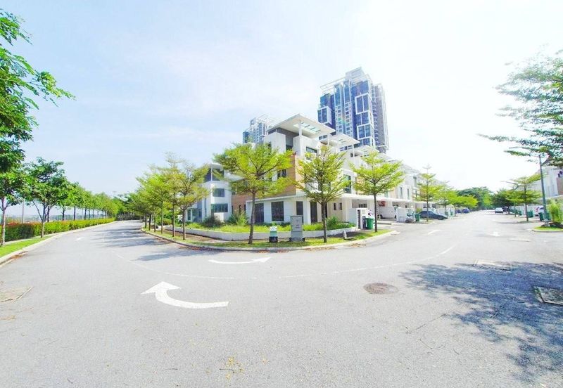 Lake Point Residence