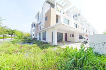 Lake Point Residence