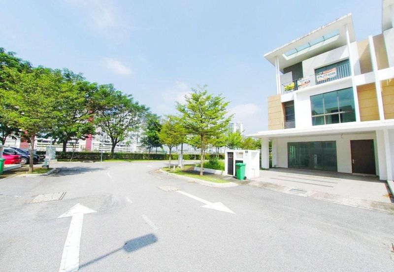 Lake Point Residence