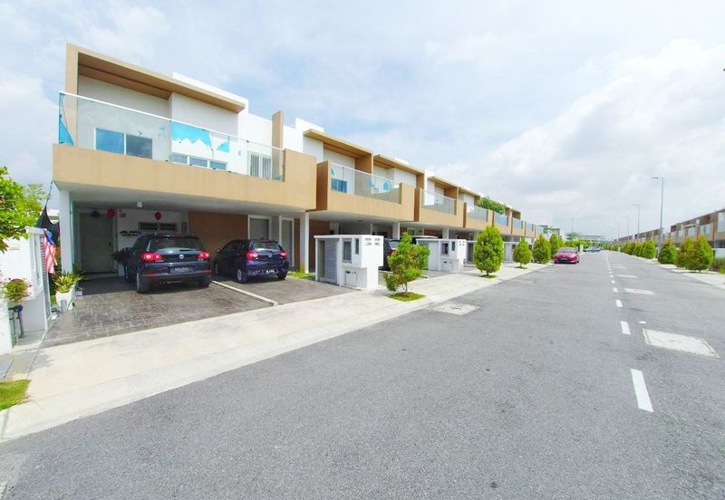 Casa Bluebell @ Cybersouth