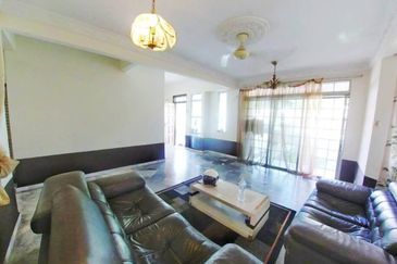 Taman Tasik Semenyih (Lake Residence)