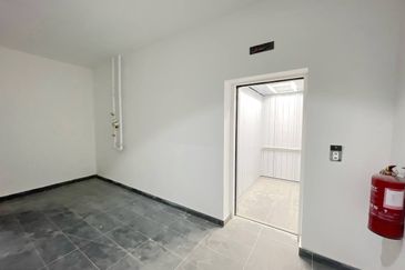 8 Premier @ i-City Finance Avenue