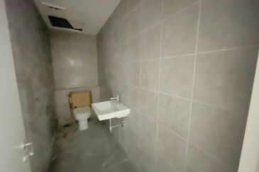 8 Premier @ i-City Finance Avenue