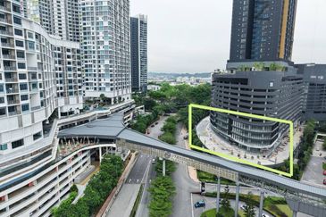 8 Premier @ i-City Finance Avenue