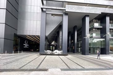 8 Premier @ i-City Finance Avenue