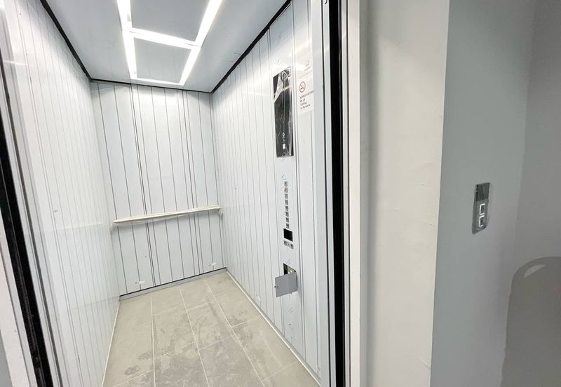 8 Premier @ i-City Finance Avenue