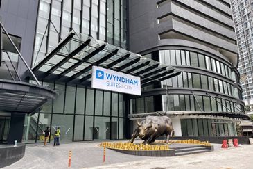 8 Premier @ i-City Finance Avenue