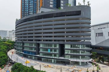 8 Premier @ i-City Finance Avenue