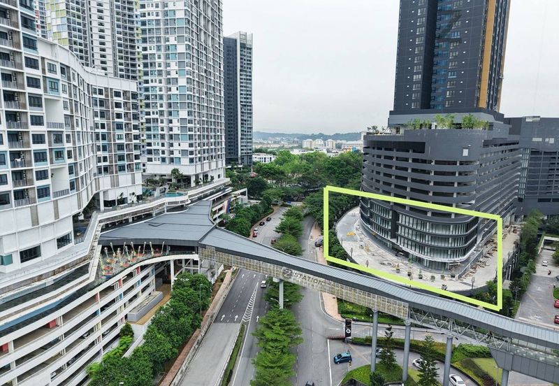 8 Premier @ i-City Finance Avenue