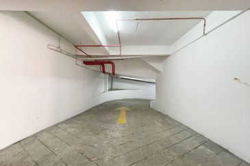 Taipan Business Centre, USJ 10