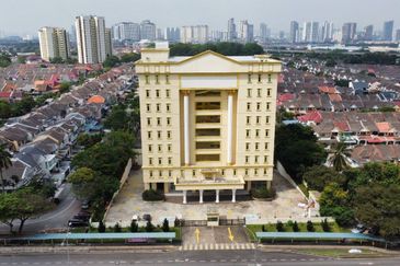 Taipan Business Centre, USJ 10