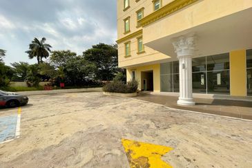 Taipan Business Centre, USJ 10