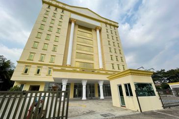Taipan Business Centre, USJ 10