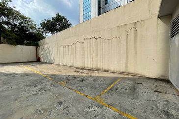 Taipan Business Centre, USJ 10