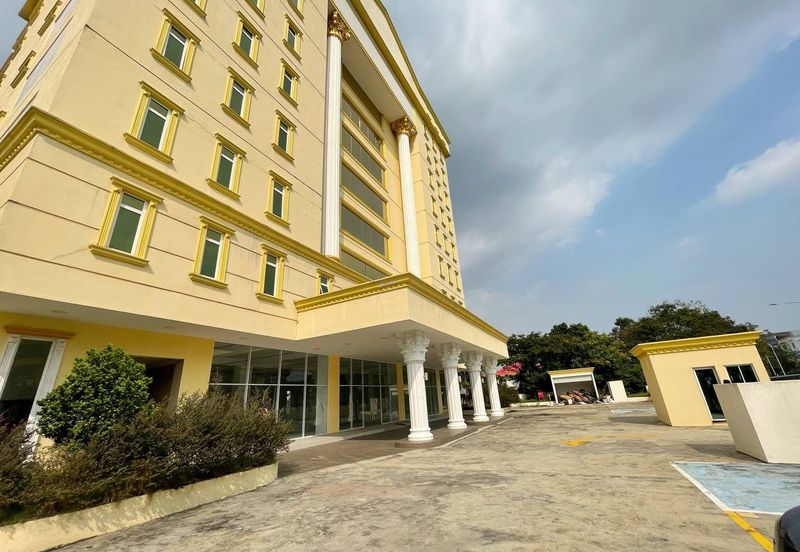 Taipan Business Centre, USJ 10