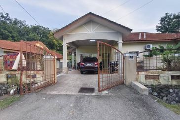 Taman Desa Baiduri Aman