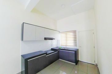 Monet Lily @ Sunsuria City