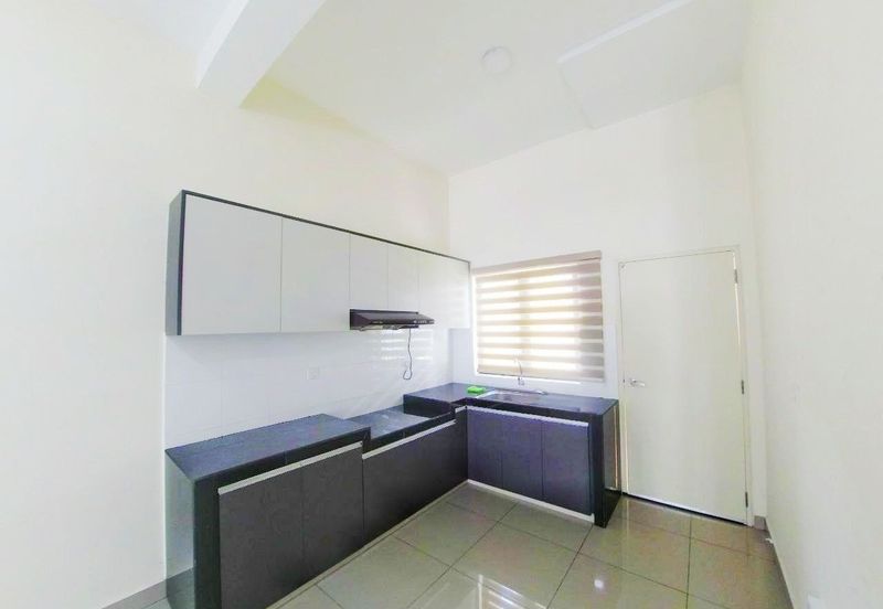 Monet Lily @ Sunsuria City