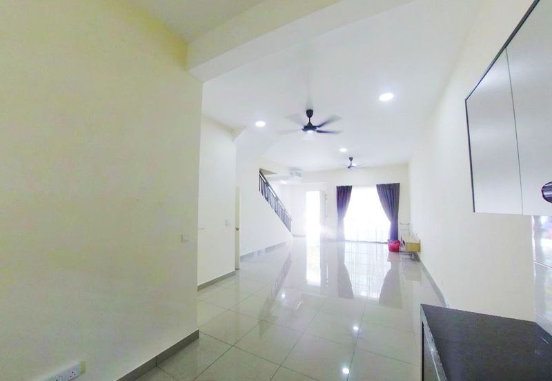 Monet Lily @ Sunsuria City