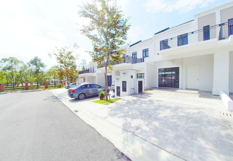 Monet Lily @ Sunsuria City