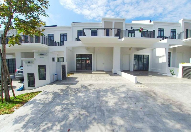 Monet Lily @ Sunsuria City