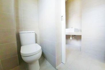 Monet Lily @ Sunsuria City