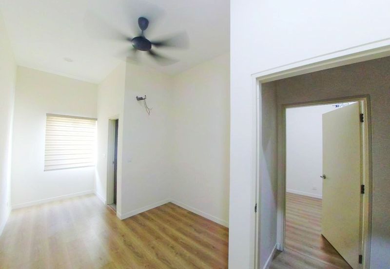 Monet Lily @ Sunsuria City