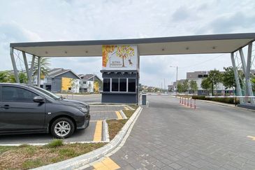 Persiaran Puncak Alam 1 