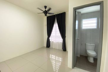 Persiaran Puncak Alam 1 