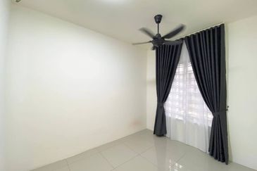 Persiaran Puncak Alam 1 