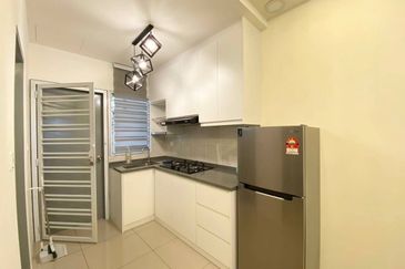 Persiaran Puncak Alam 1 