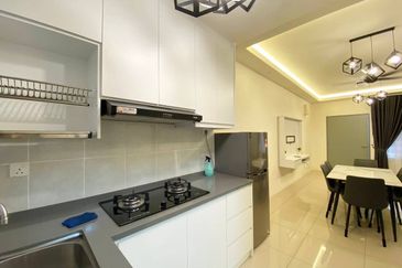 Persiaran Puncak Alam 1 